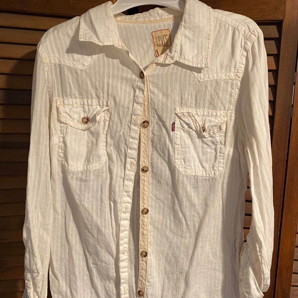 Levi’s button up shirt